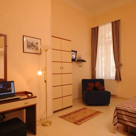 Museum Otel 3*