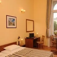 Otel Museum 3*